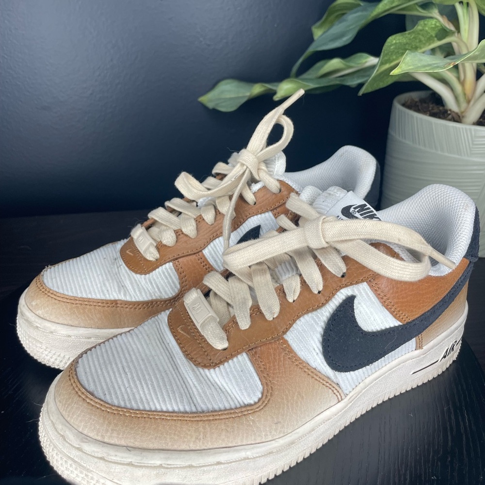 Nike White and Tan Sneakers with Black Swoosh